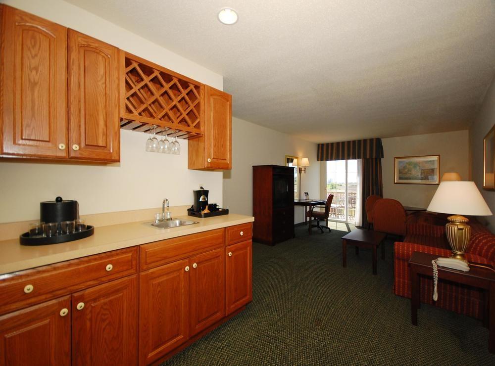 Best Western Annawan Inn Exterior photo